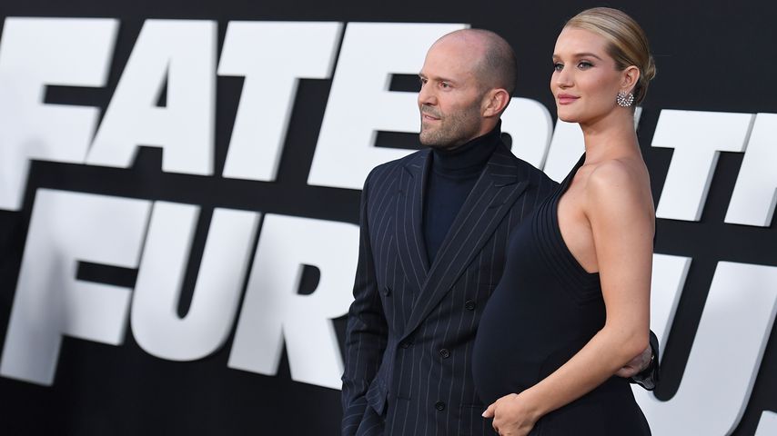 Längst verheiratet? Rosie Huntington verwirrt mit 2. Ring!