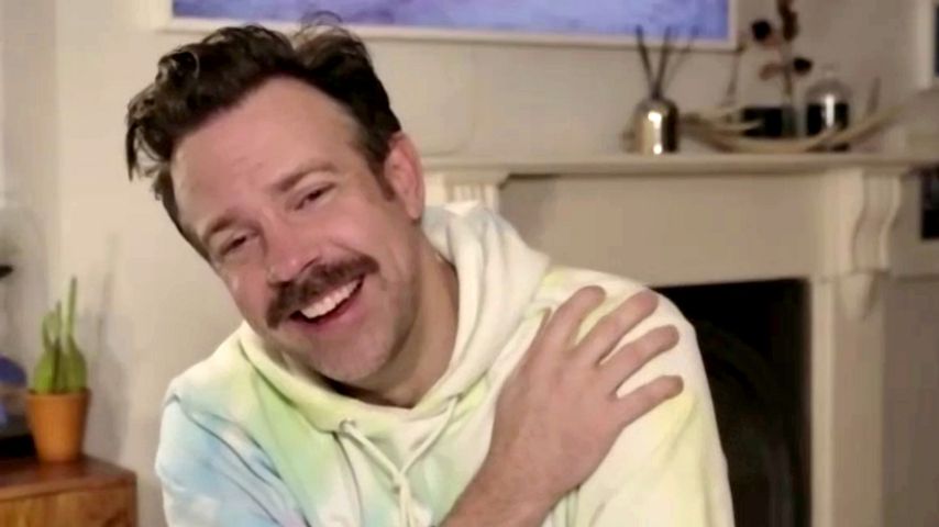 Bei den Golden Globes: Jason Sudeikis trägt einen Hoodie!