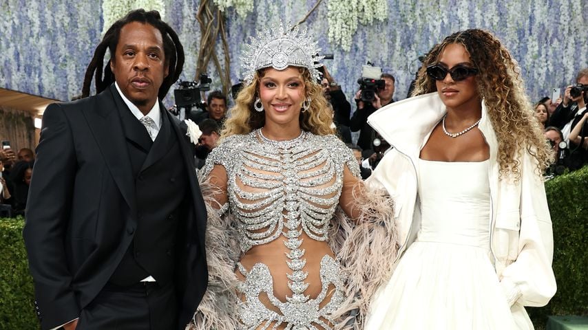 Bei der Met Gala 2026 in New York: Jay-Z, Beyoncé und Blue Ivy Carter feiern das Motto "Costume Art"