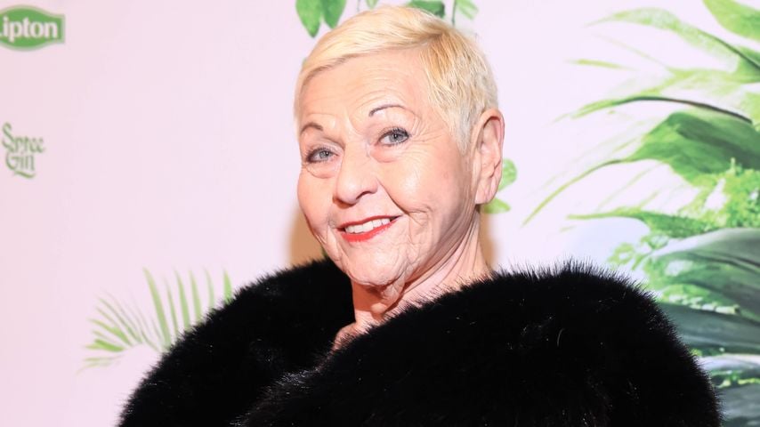 Jazz Gitti im Januar 2026 bei der Dschungelparty von Julian F.M. Stoeckel im JW Marriott Berlin