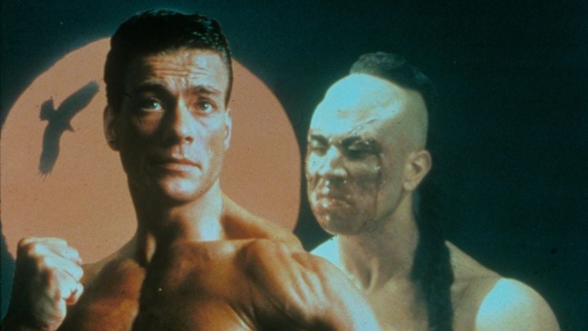 Auf dem Hoverboard: Jean-Claude Van Damme als irre Putzfee