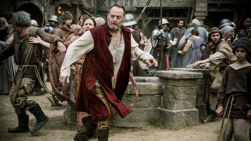 Jean Reno in "Die Werwölfe vom Düsterwald" , 2024