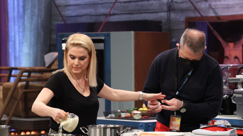 Jeanette Biedermann bei "Grill den Henssler"