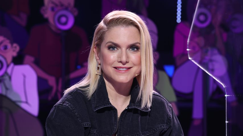 Gastkünstlerin Jeanette Biedermann bei "I Can See Your Voice"