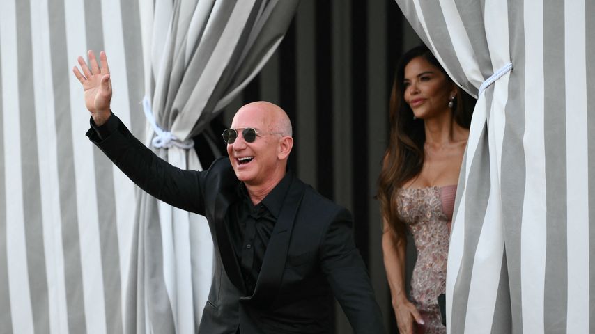 Jeff Bezos und Lauren Sánchez, Juni 2025