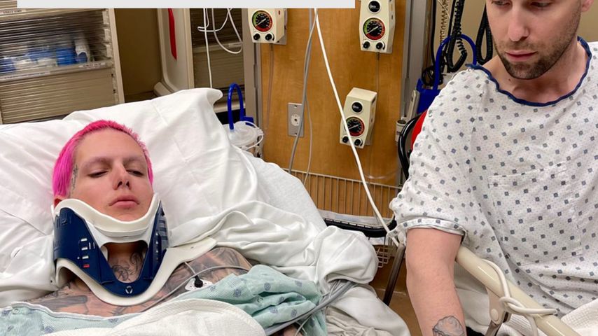 Jeffree Star und sein Freund Daniel im Krankenhaus
