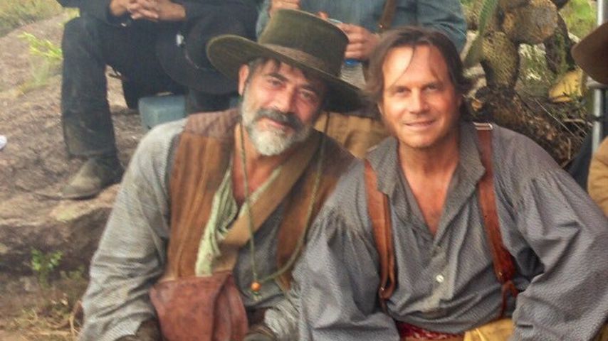 Bilder gefunden: Jeffrey Dean Morgan gedenkt Bill Paxtons