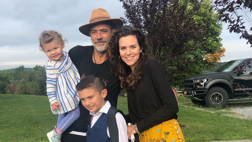 Jeffrey Dean Morgan und Hilarie Burton 2019 mit ihren Kids