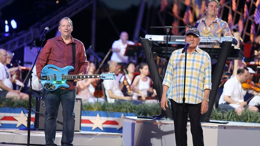 Jeffrey Foskett und Bruce Johnston im Mai 2016 in Washington, D.C.