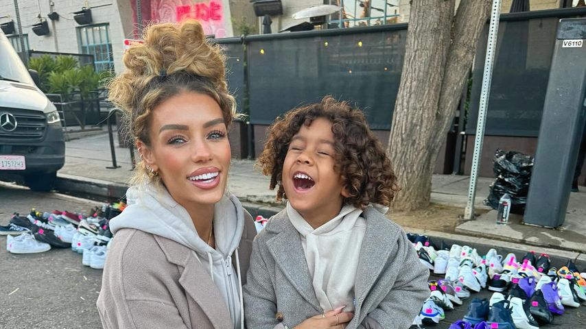 Jena Frumes mit ihrem Sohn, Dezember 2024