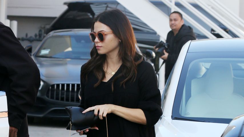 Im Maxi-Dress: So geht schwangere Jenna Dewan zum Arzt