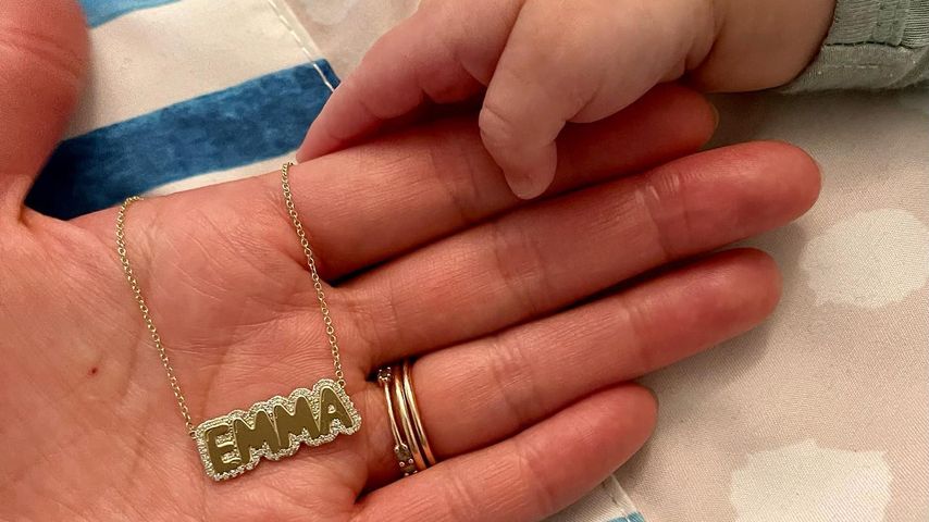 Jenna Ushkowitz mit ihrer Tochter Emma im November 2022
