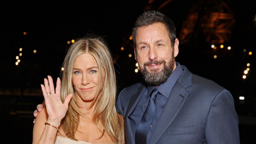 Am Set: Jennifer Aniston kümmert sich süß um Adam Sandler