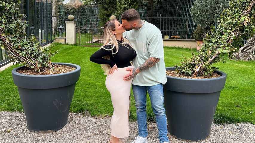 "Wir drei": Schwangere Jenny Frankhauser posiert mit Steffen