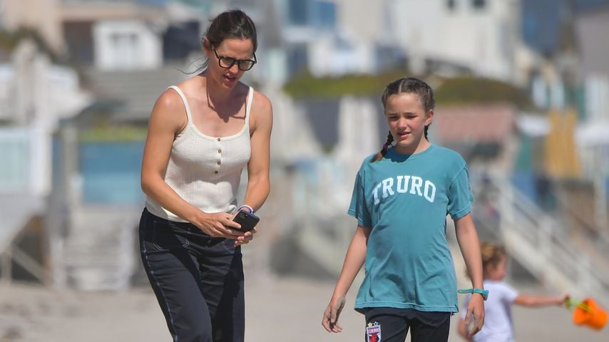 Jennifer Garner mit ihren Kindern Samuel und Seraphina im Juli 2020 in Malibu