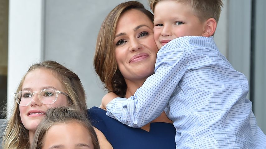 Jennifer Garner mit ihren Kindern Violet (hinten), Seraphina und Samuel