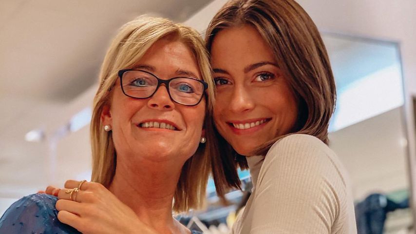 Jennifer Lange mit ihrer Mutter im Juli 2020