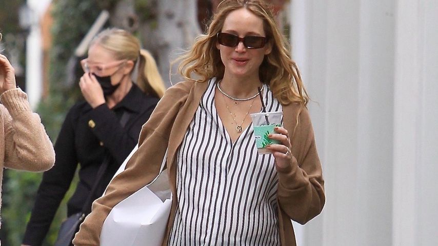 Hochschwanger: Jennifer Lawrence bummelt durch Hollywood