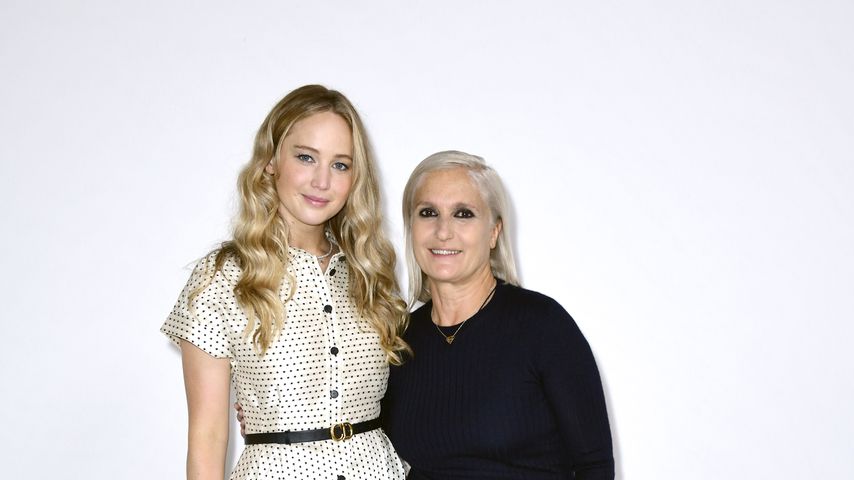 Jennifer Lawrence und Maria Grazia Chiuri bei der Fashion Week in Paris, Juli 2021