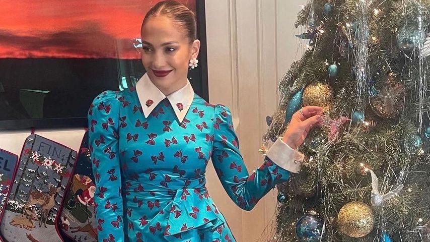 Ungewohnt brav: Das ist Jennifer Lopez' Weihnachtslook!