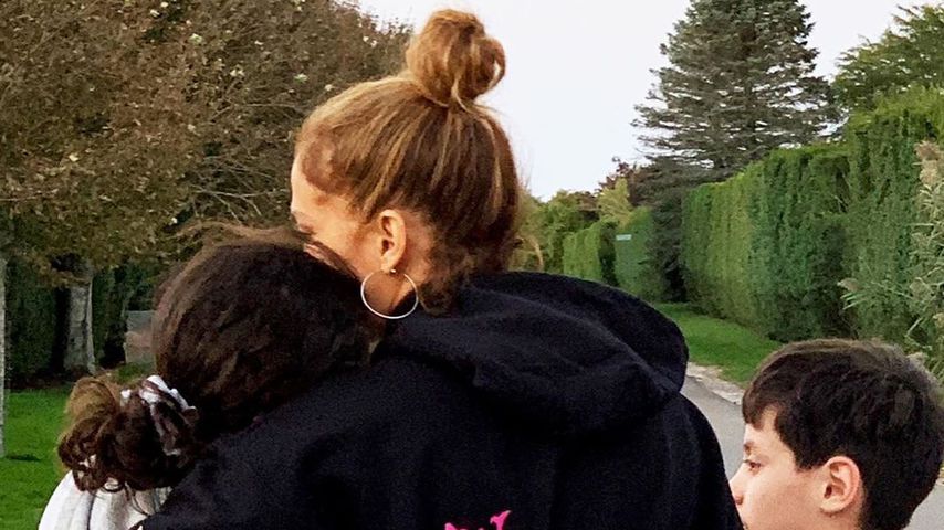 Jennifer Lopez mit ihren Kindern Emme und Max im Oktober 2020