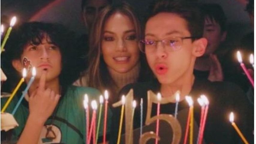 Emme Maribel Muñiz, Jennifer Lopez und Maximilian David Muñiz, Februar 2023.