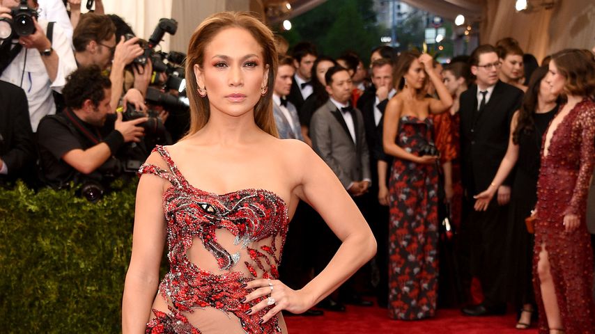 Jennifer Lopez weint in YouTube-Video um toten Designer!
