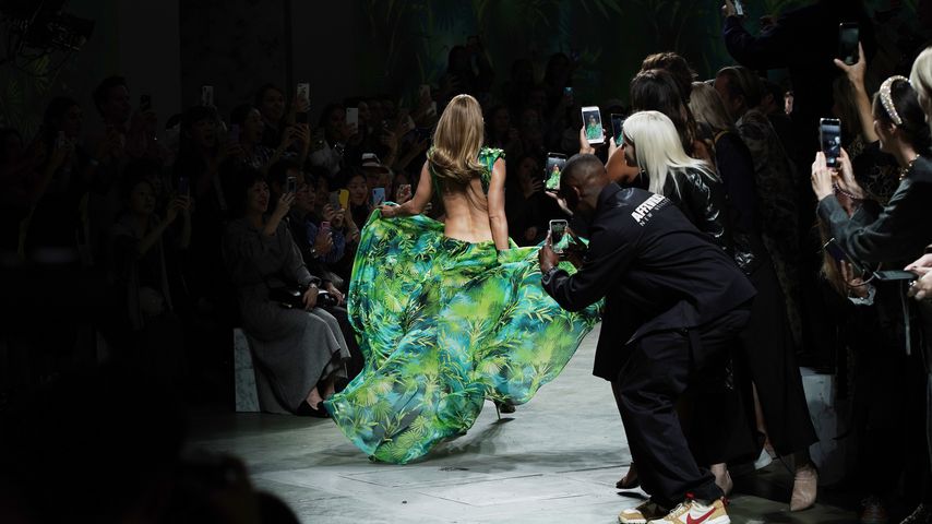 Jennifer Lopez auf der Mailand Fashion Week 2019
