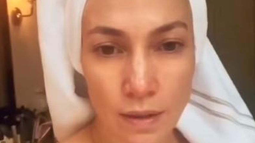 Jennifer Lopez trägt ihren Liebsten Ben Affleck um den Hals!