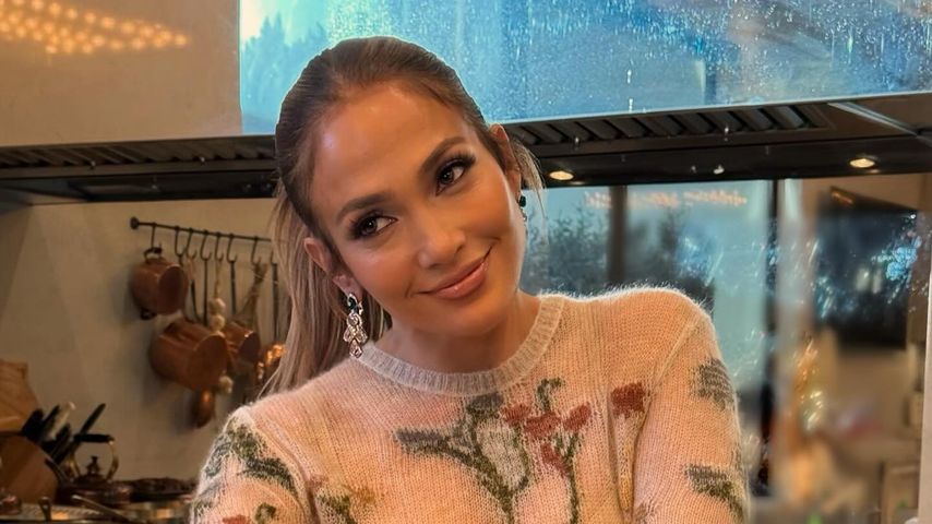 Jennifer Lopez an Thanksgiving mit ihrem zubereiteten Truthahn