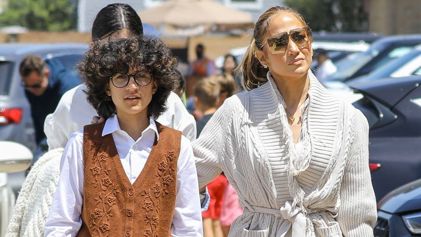Lässiger Sommer-Look: J.Lo und Emme sind stylish unterwegs