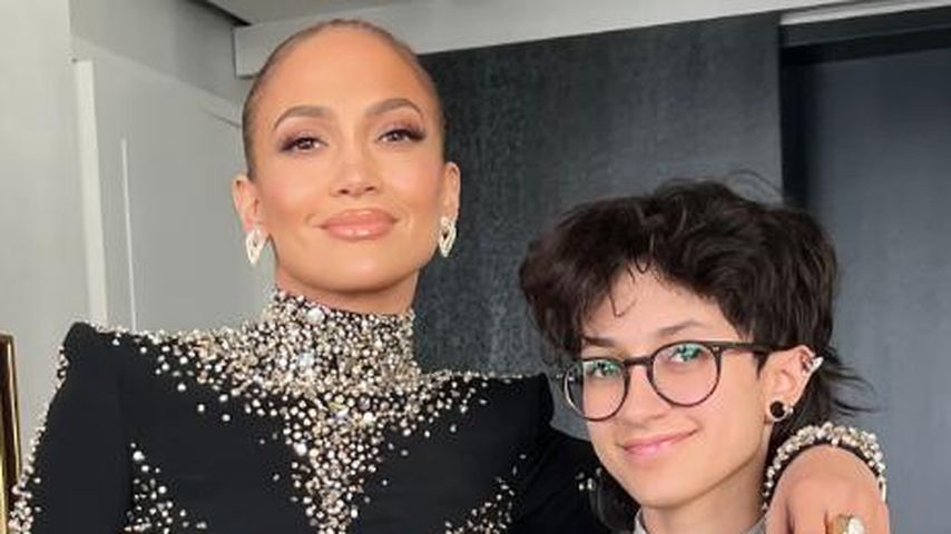 Jennifer Lopez posiert mit Emme, März 2025
