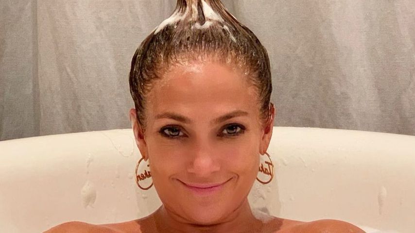 Verrücktes Badewannen-Pic: J.Lo stehen die Haare zu Berge