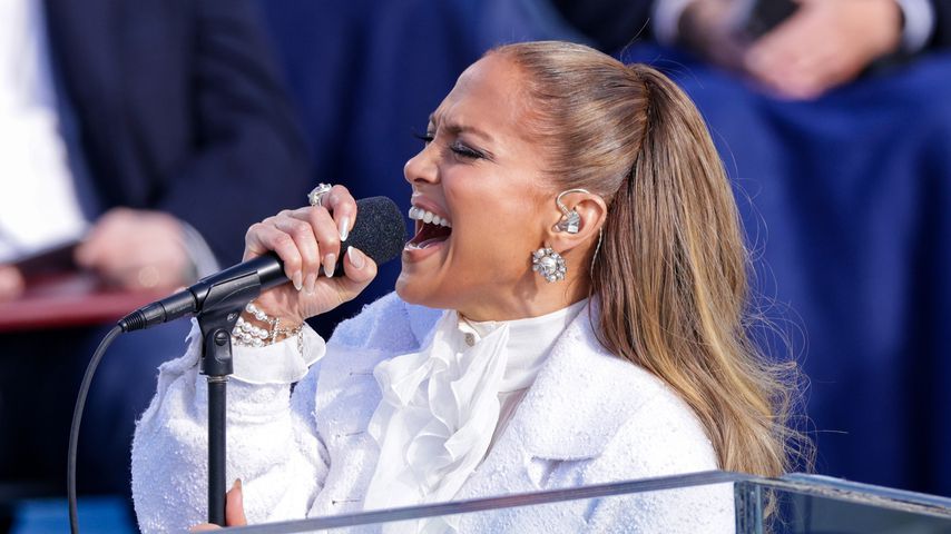 Traum in Weiß: Hier performt Jennifer Lopez für Joe Biden