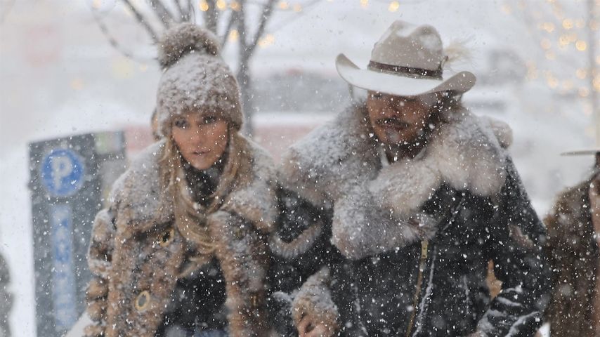 Jennifer Lopez und Stevie Mackie in Aspen, Dezember 2024