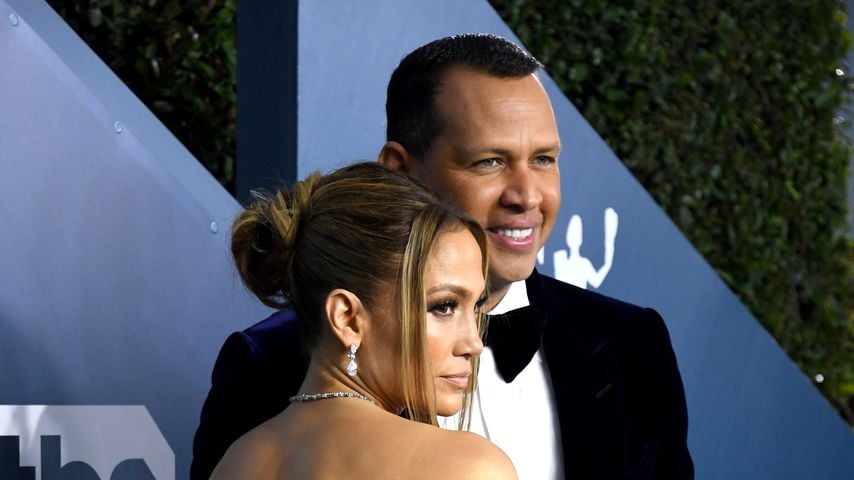 So verliebt: Jennifer Lopez und A-Rod knutschen beim Golfen