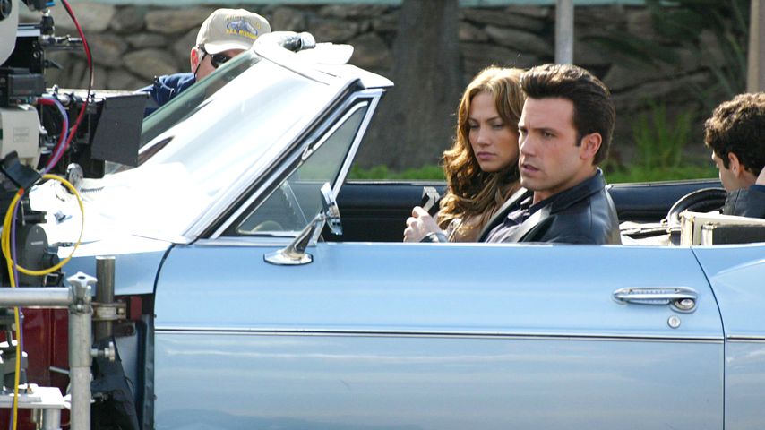 Jennifer Lopez und Ben Affleck am Set von "Gigli"