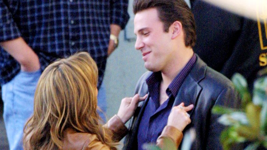 Jennifer Lopez und Ben Affleck am Set von "Gigli"