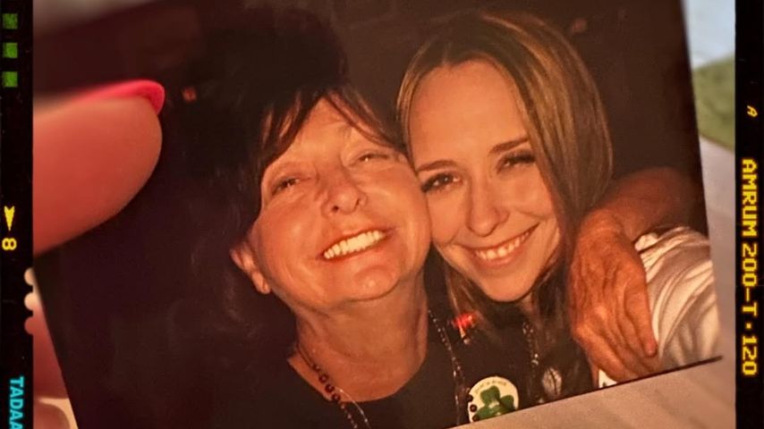 Jennifer Love Hewitt gedenkt ihrer Mutter am 11. Todestag
