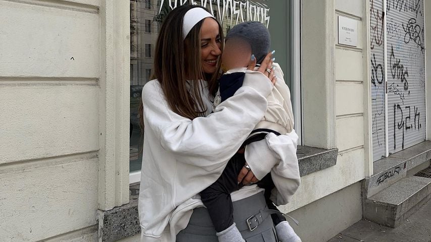 Jennifer Saro mit ihrem Sohn Keksi