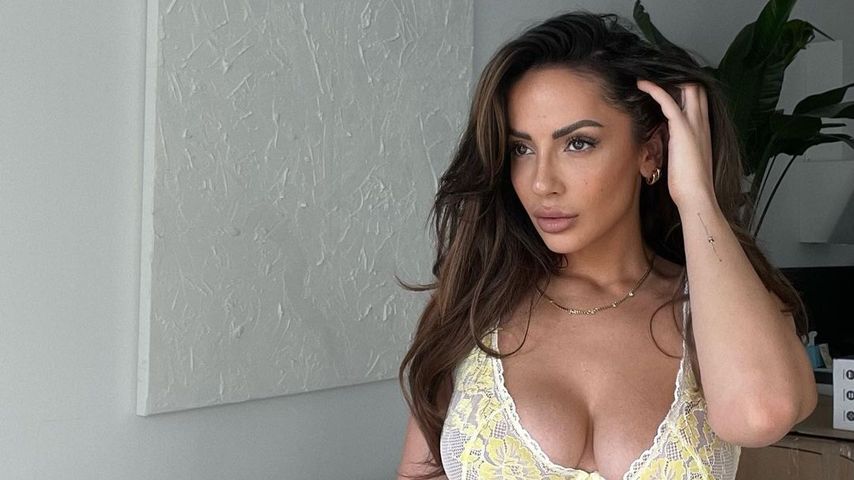 Neu-Mama Jennifer Saro präsentiert ihren After-Baby-Body
