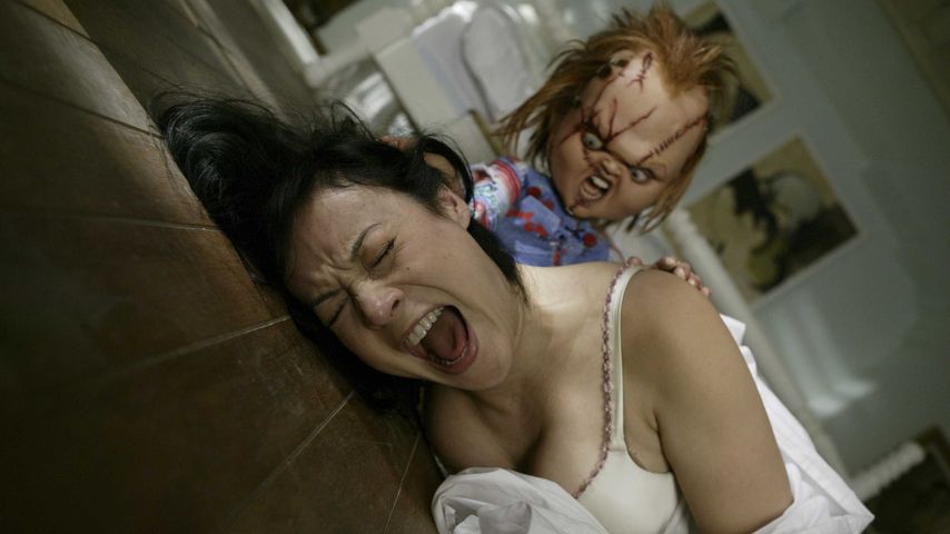 Jennifer Tilly in "Chuckys Baby"