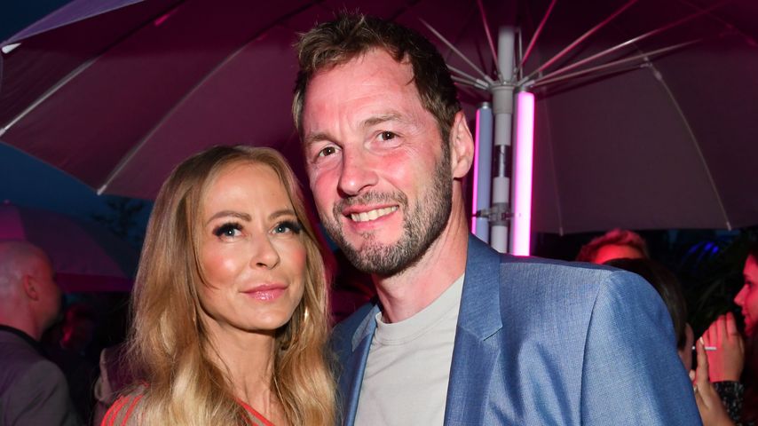 Datet Jenny Elvers nun etwa diesen deutschen TV-Moderator?