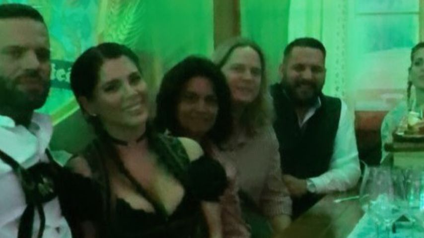 In Tracht: Zeigt Jenny Frankhauser hier ihren neuen Freund?