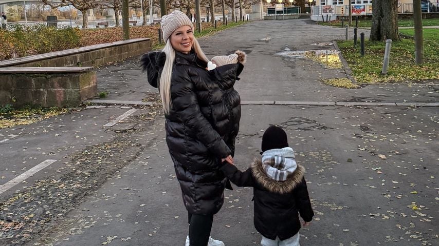 Influencerin Jenny Frankhauser mit ihren Kindern Damian und Milan