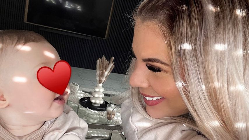 Jenny Frankhauser und ihr Sohn im April 2023