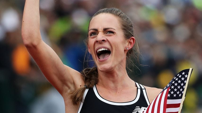 Jenny Simpson jubelt über ihren Sieg über 1500 m bei den U.S. Olympic Trials in Eugene, Oregon, 2016