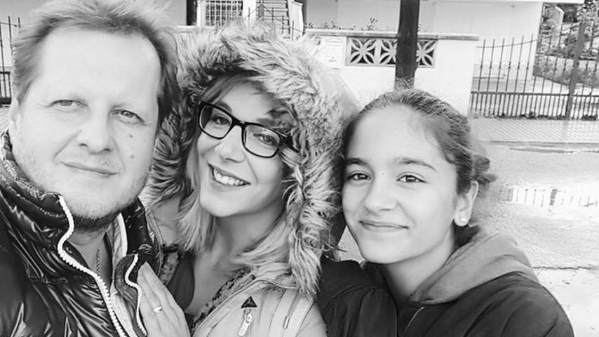 Jens und Danni Büchner machen ein Selfie mit Jada