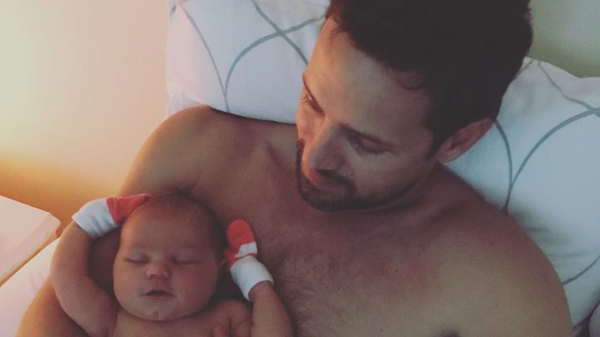 Jeremy Byrne mit seiner Tochter Noa im Juni 2020