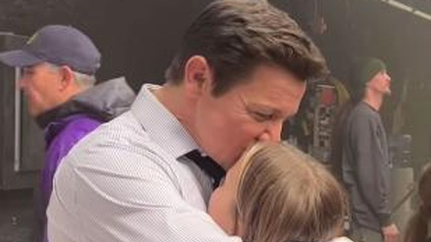 Jeremy Renner und Tochter Ava in Berlin